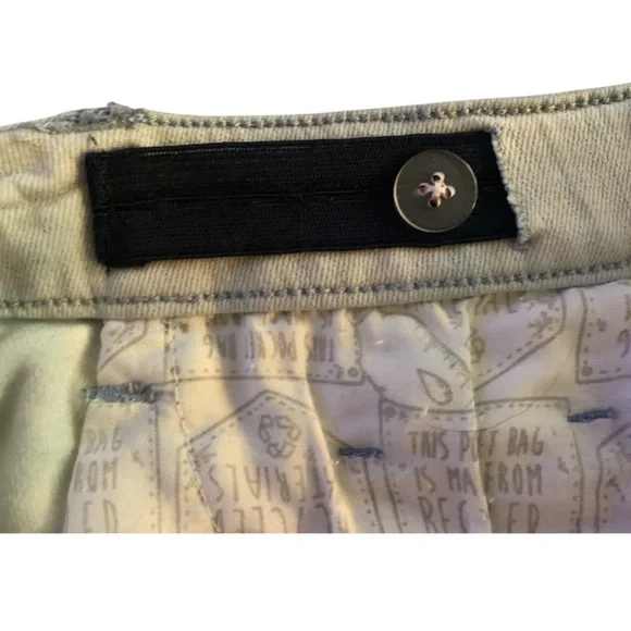 Arizona Button Fly Denim Shorts - Size 14 - Shortie Style Adjustable Waist NWT - Picture 8 of 8